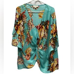 Umgee women's size 1X twist front floral shirt cap sleeve plus size